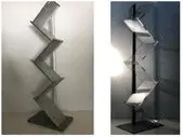 2 Bilder von Prospektständern