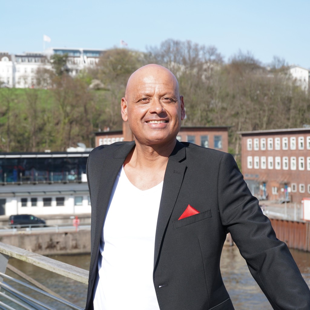 Portrait Saliya Kahawatte