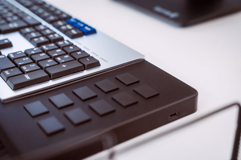 Activator Pro workplace Braille display in the office