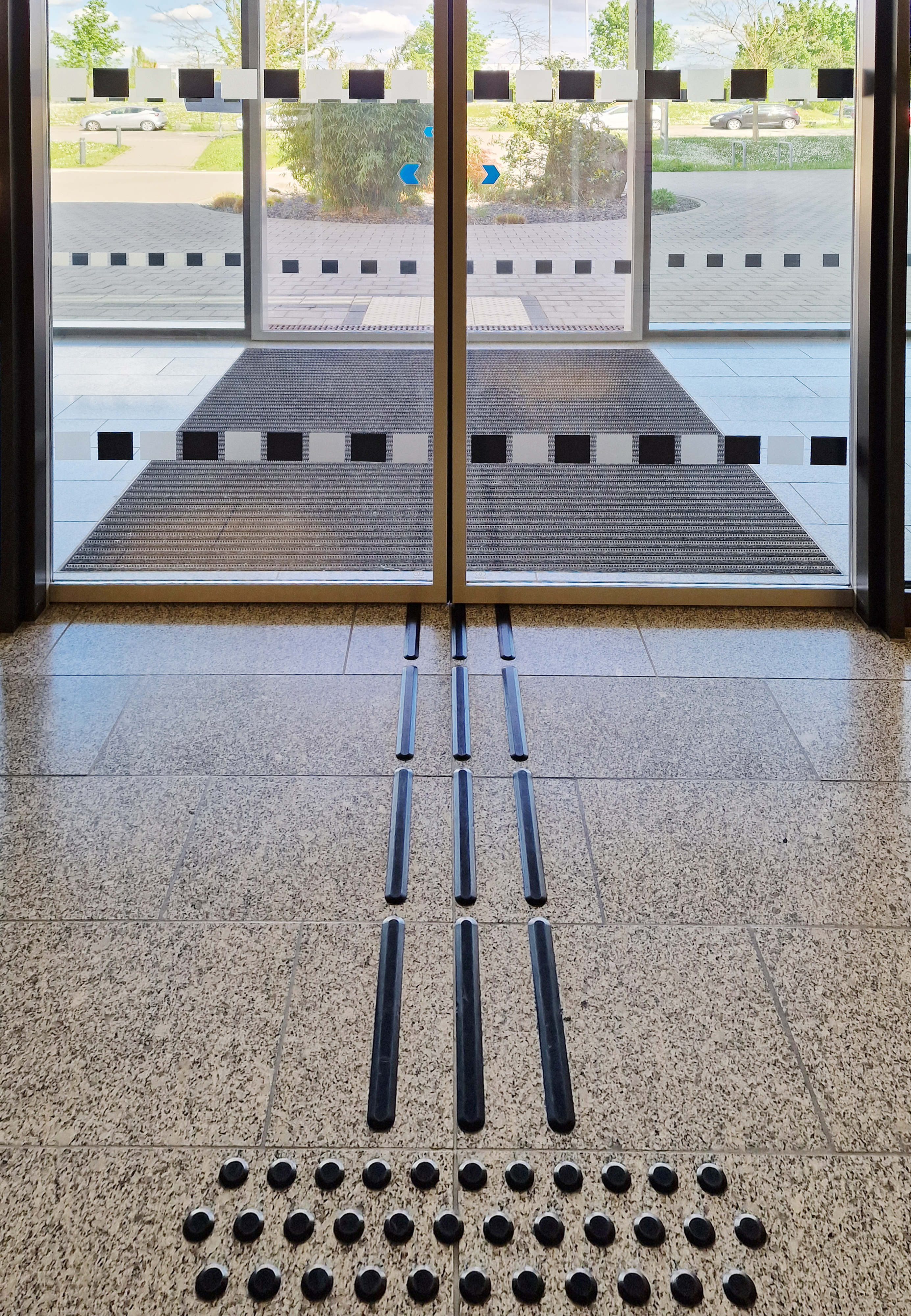 Leitsysteme, Beschilderung | Durchlaufschutz